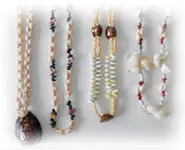 Colliers cauris polynésiens (D)